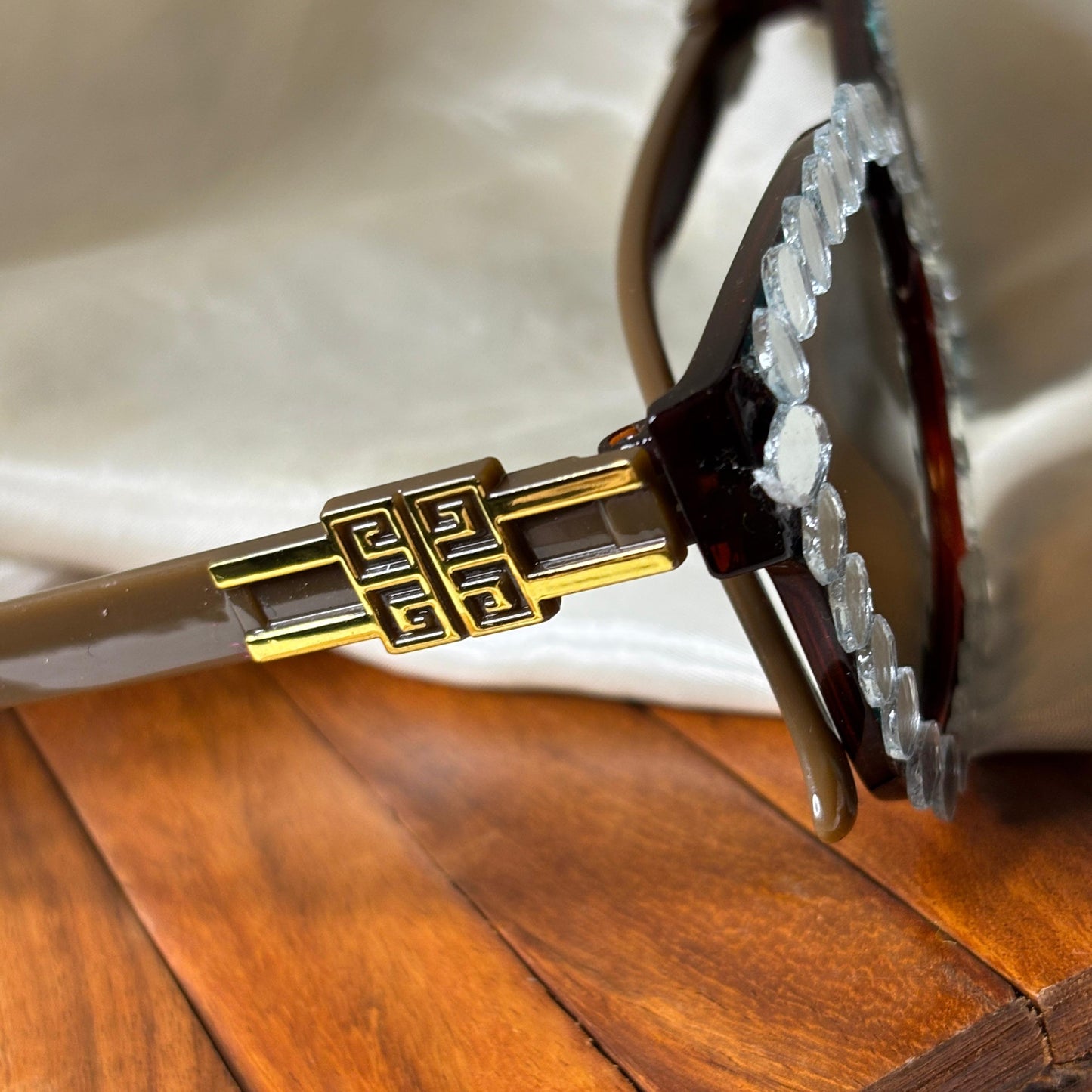 Kaanchli Quirky Sunglasses