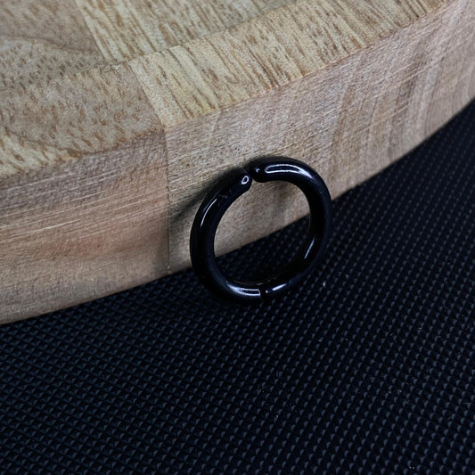 Plain Black Men's Earring (Non-piercing)