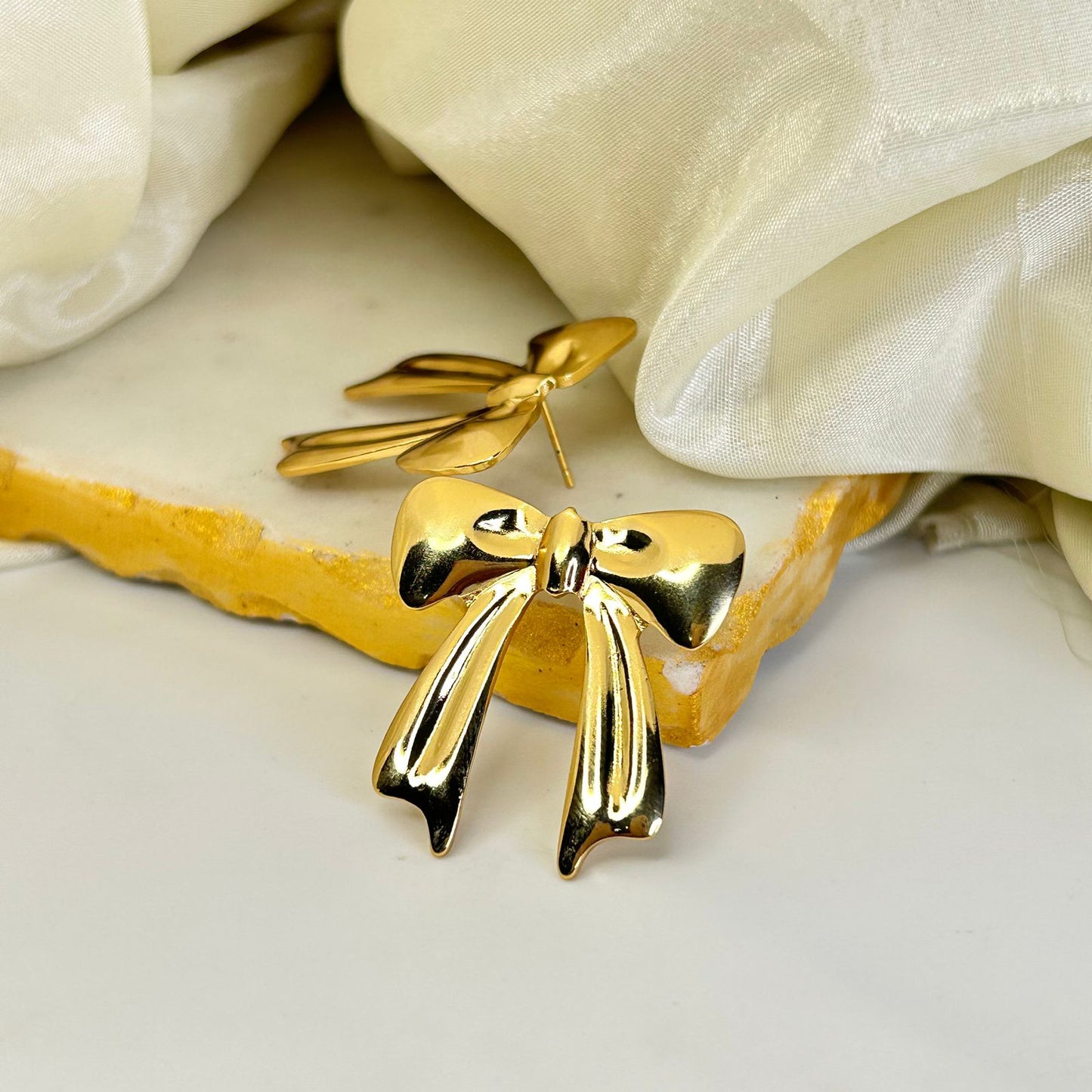 Golden Bowtique