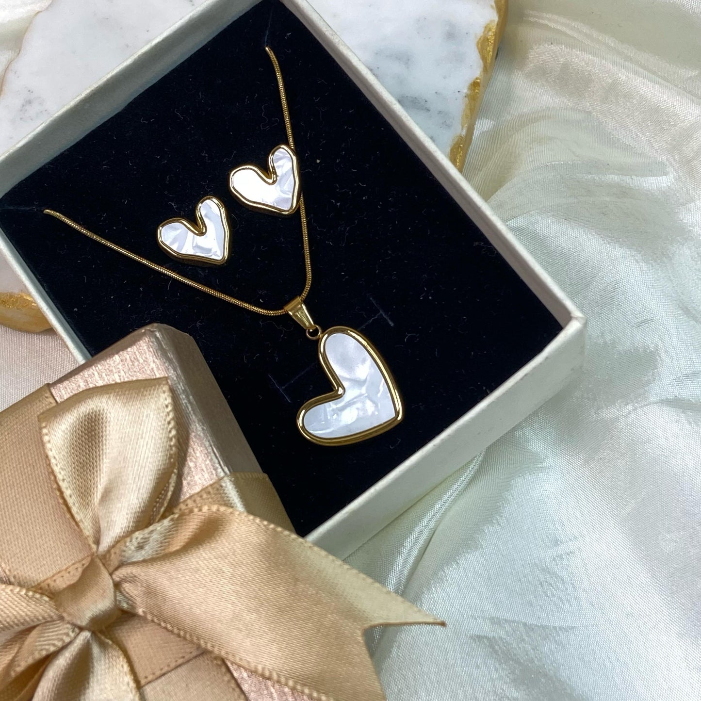 Resin Heart Jewelry Set ( Necklace+ Earrings)