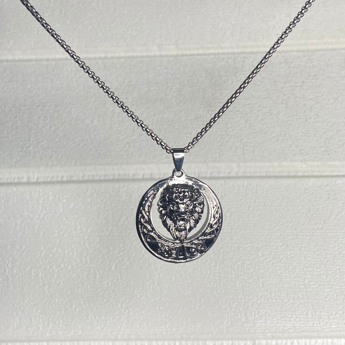 Luna Leo Men’s Pendant Chain