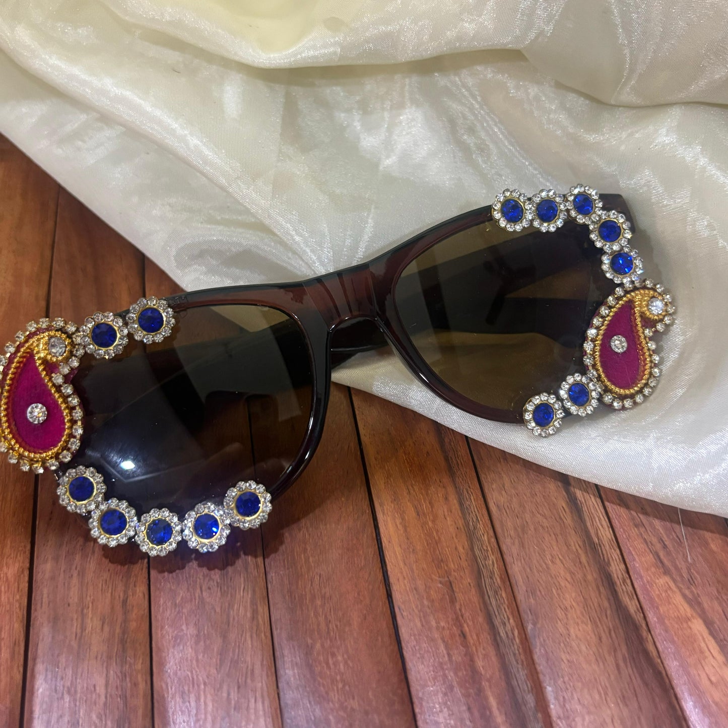 Kairi Quirky Sunglasses