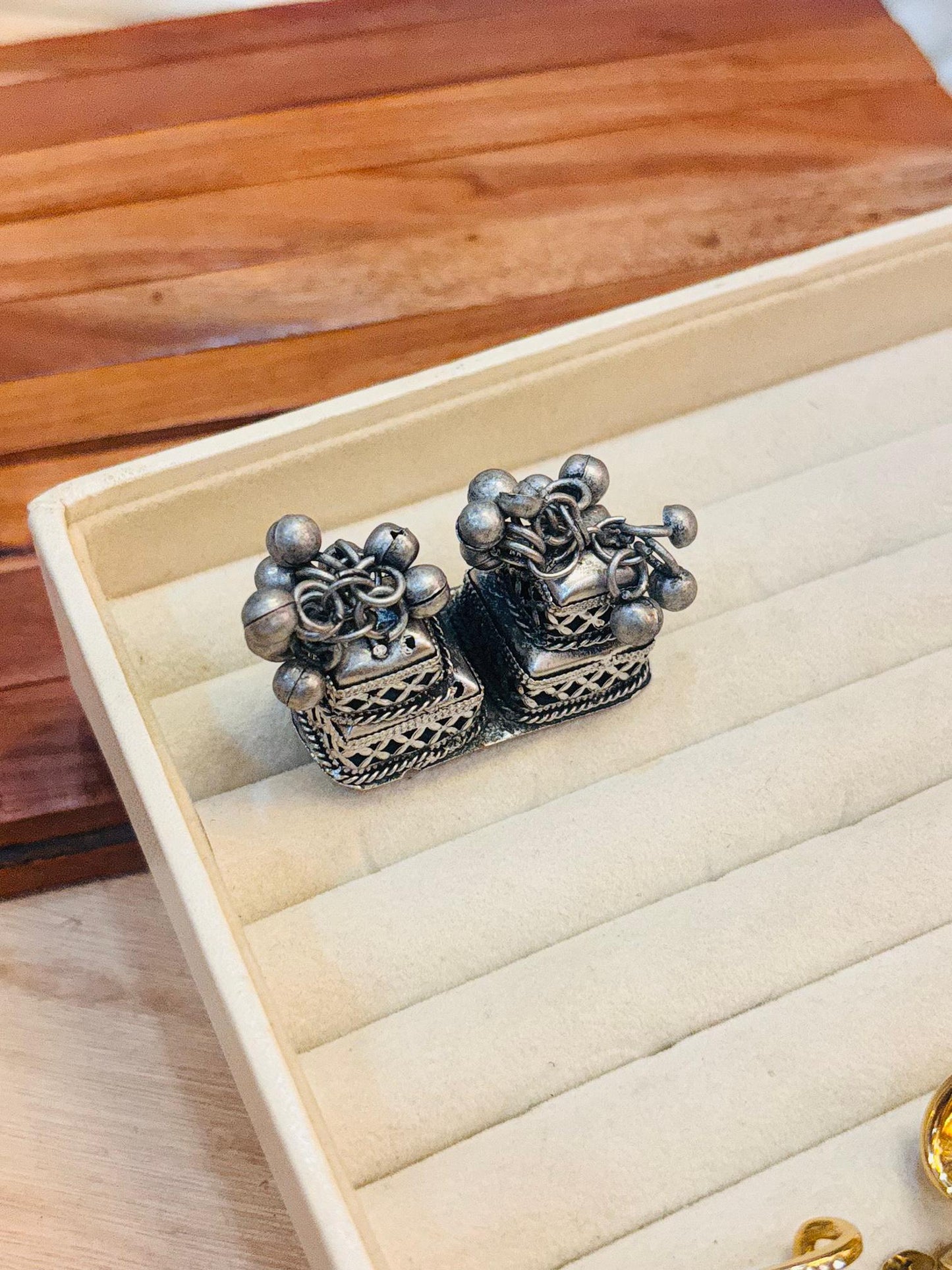Choksi 2 Fingers Ring