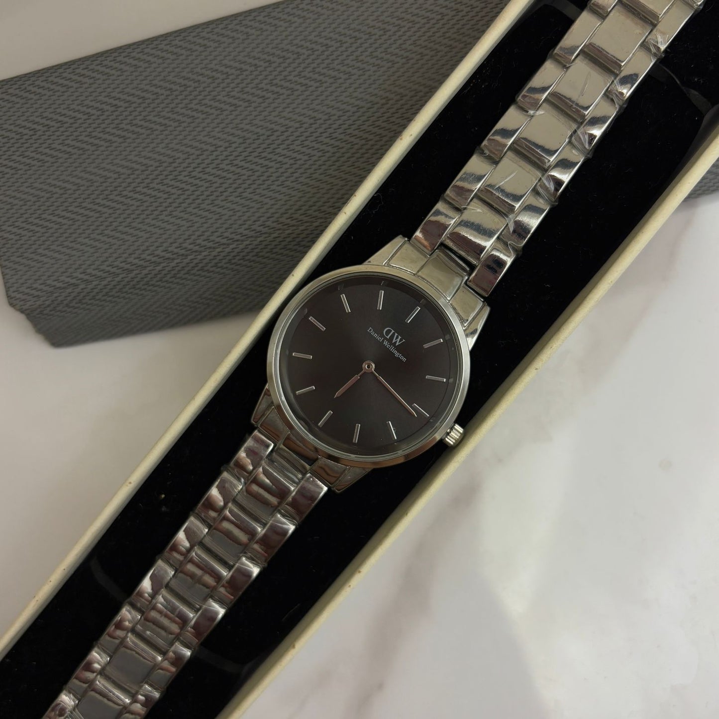 DW Round Chain Watch