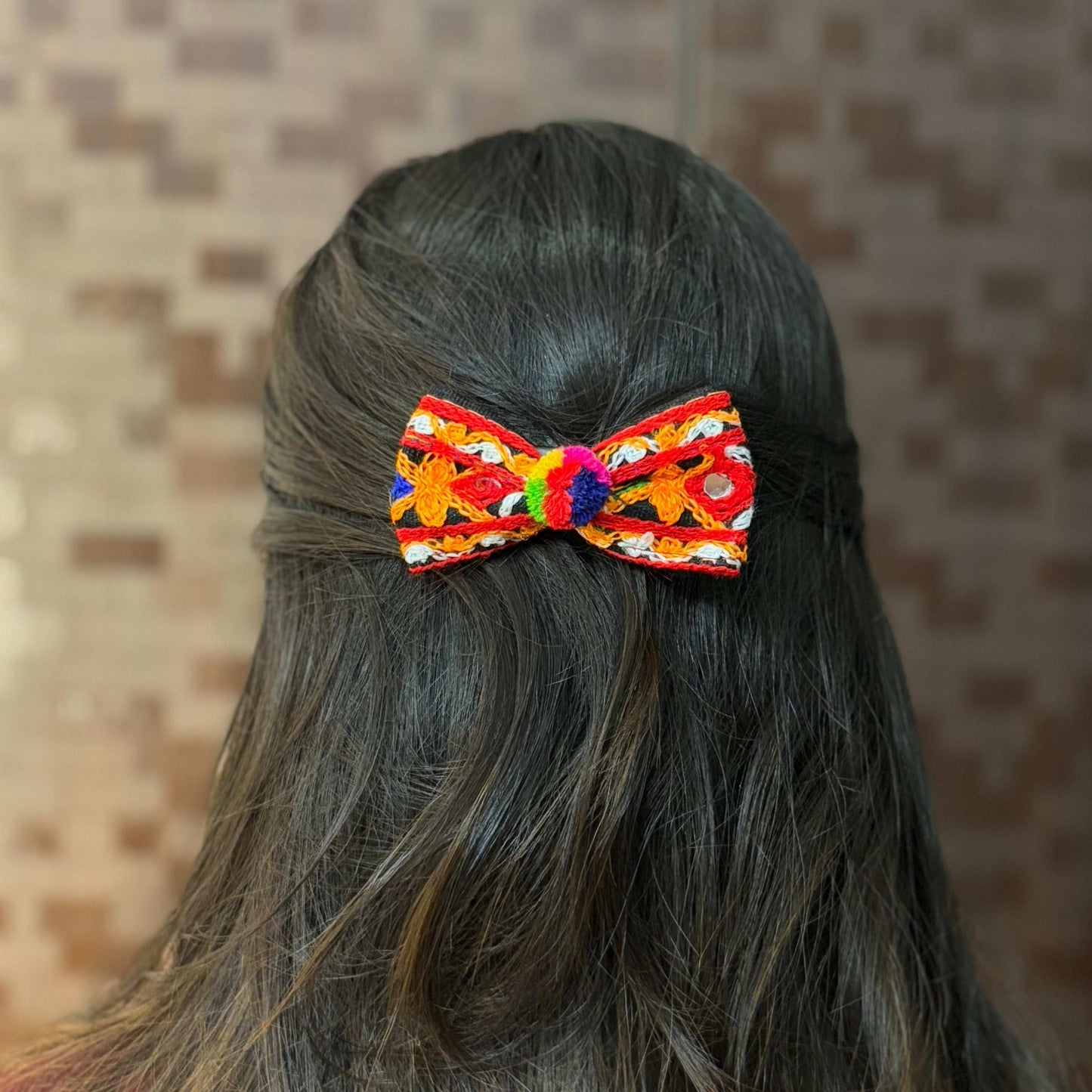 Pompom Medium Threadwork Bow