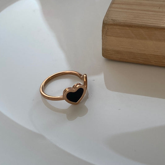 Black Heart Wave Ring