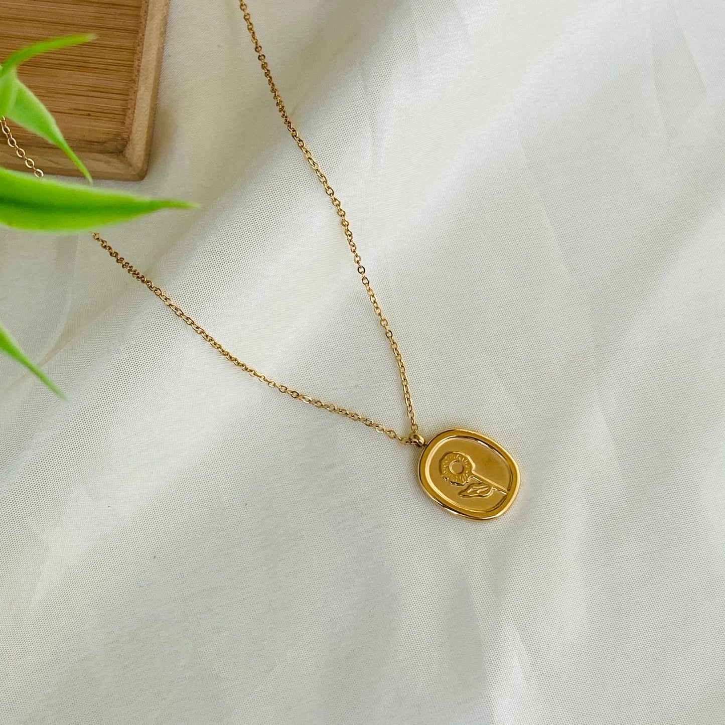 Daisy Stamp Necklace