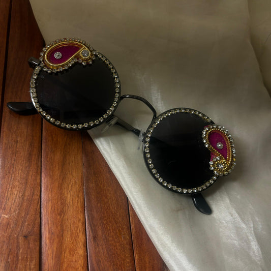 Kairi Round Quirky Sunglasses 02