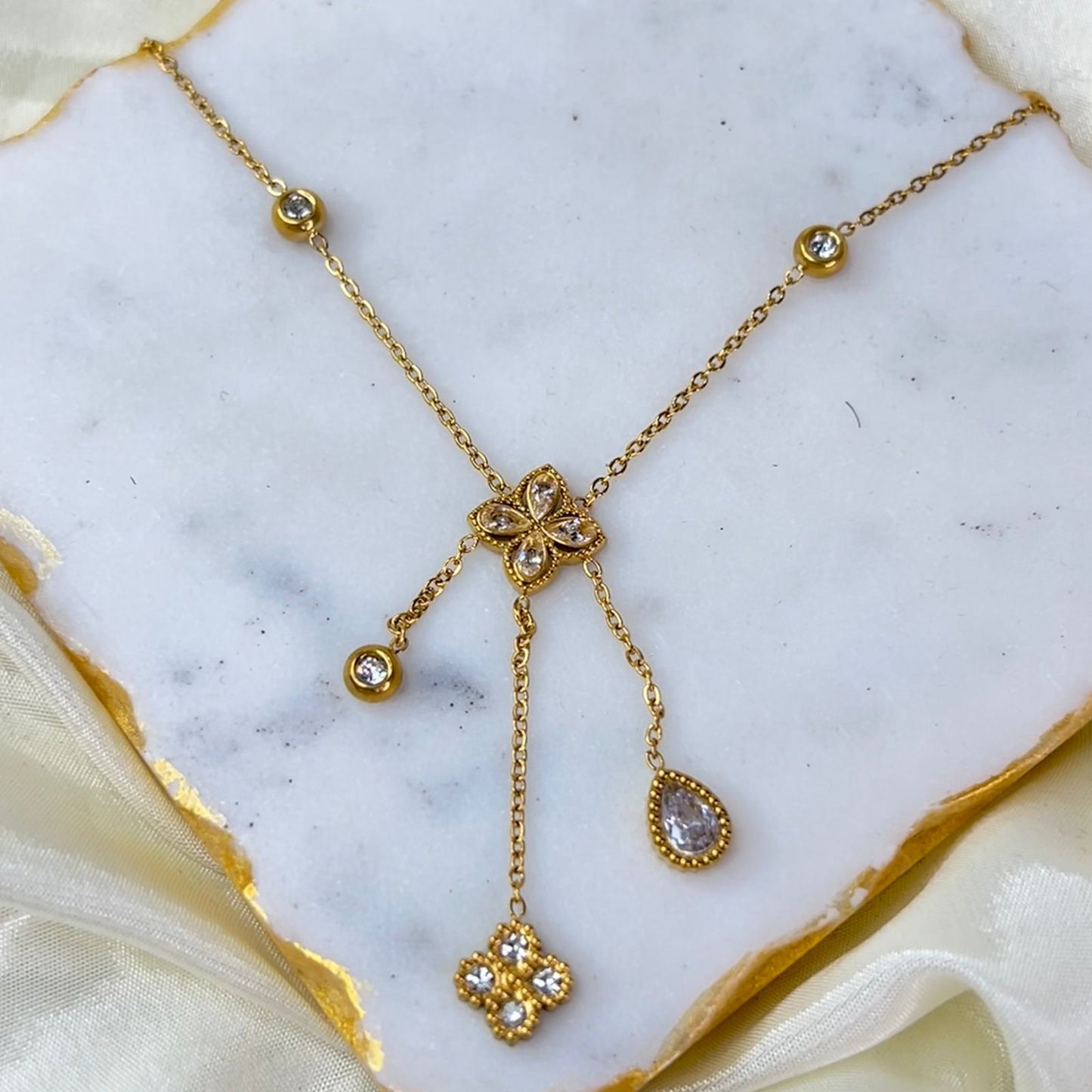 Clowra Necklace