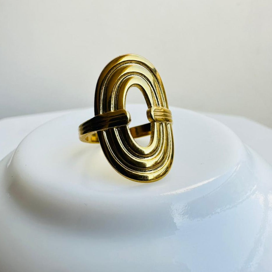 Ada Ring •