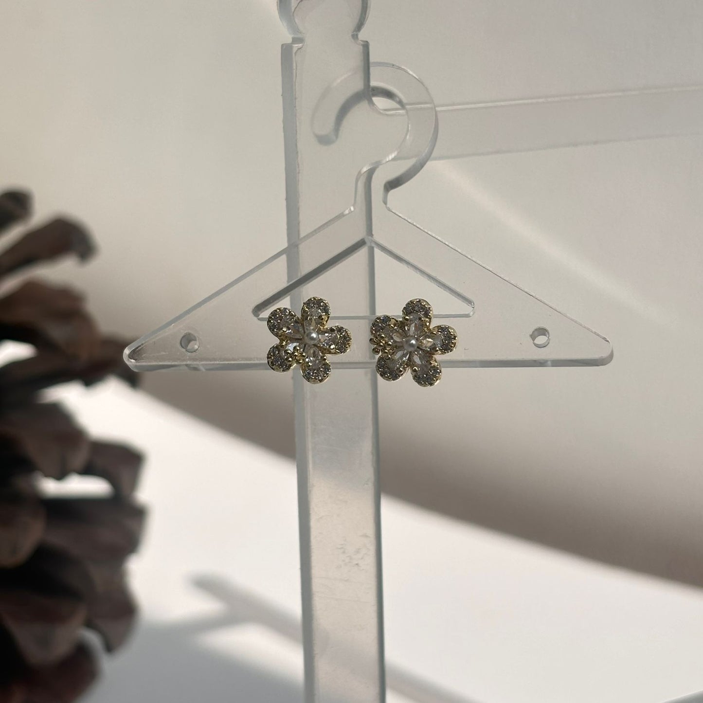 Studded Florista Pearl Earrings