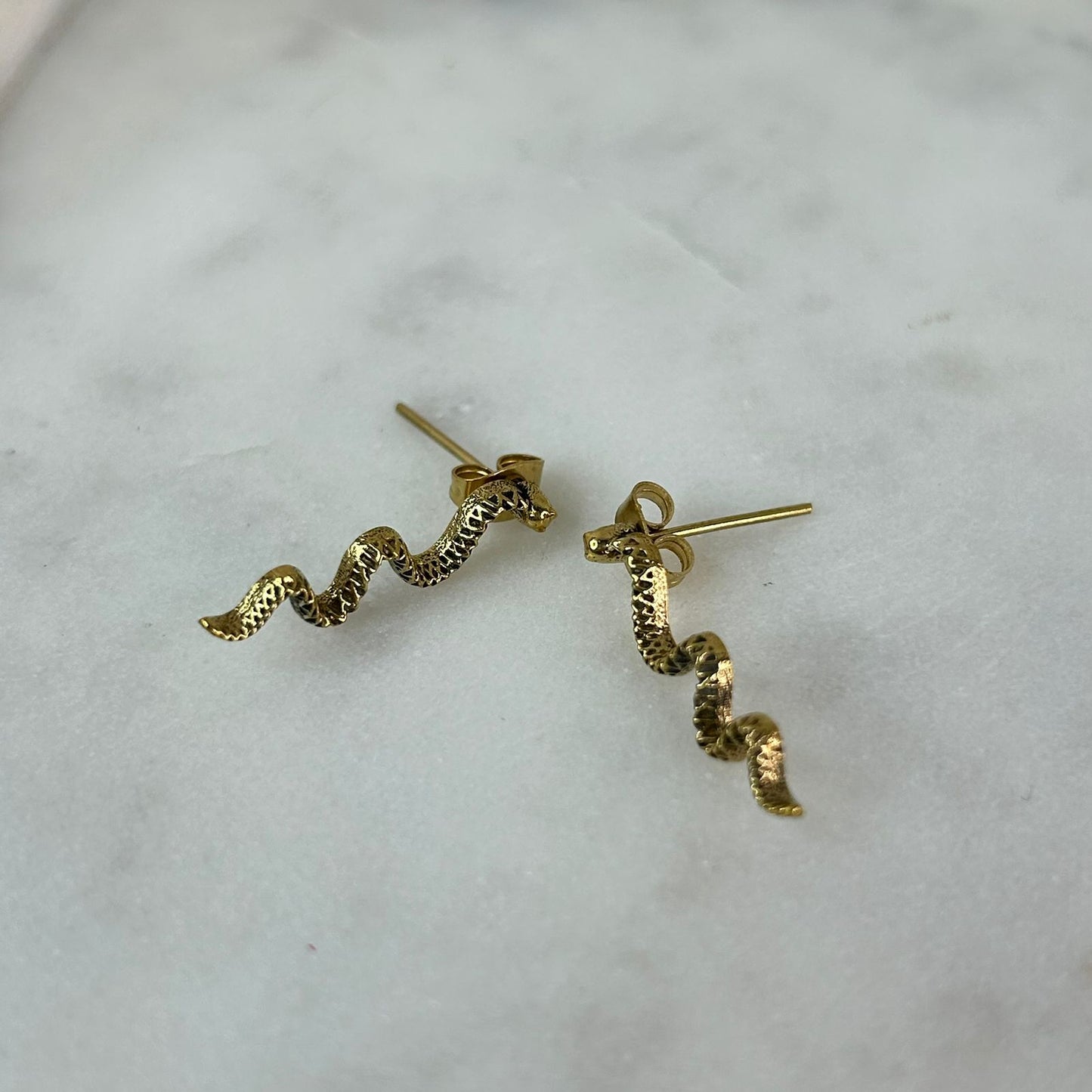 Snake Minimal Studs (Gold)