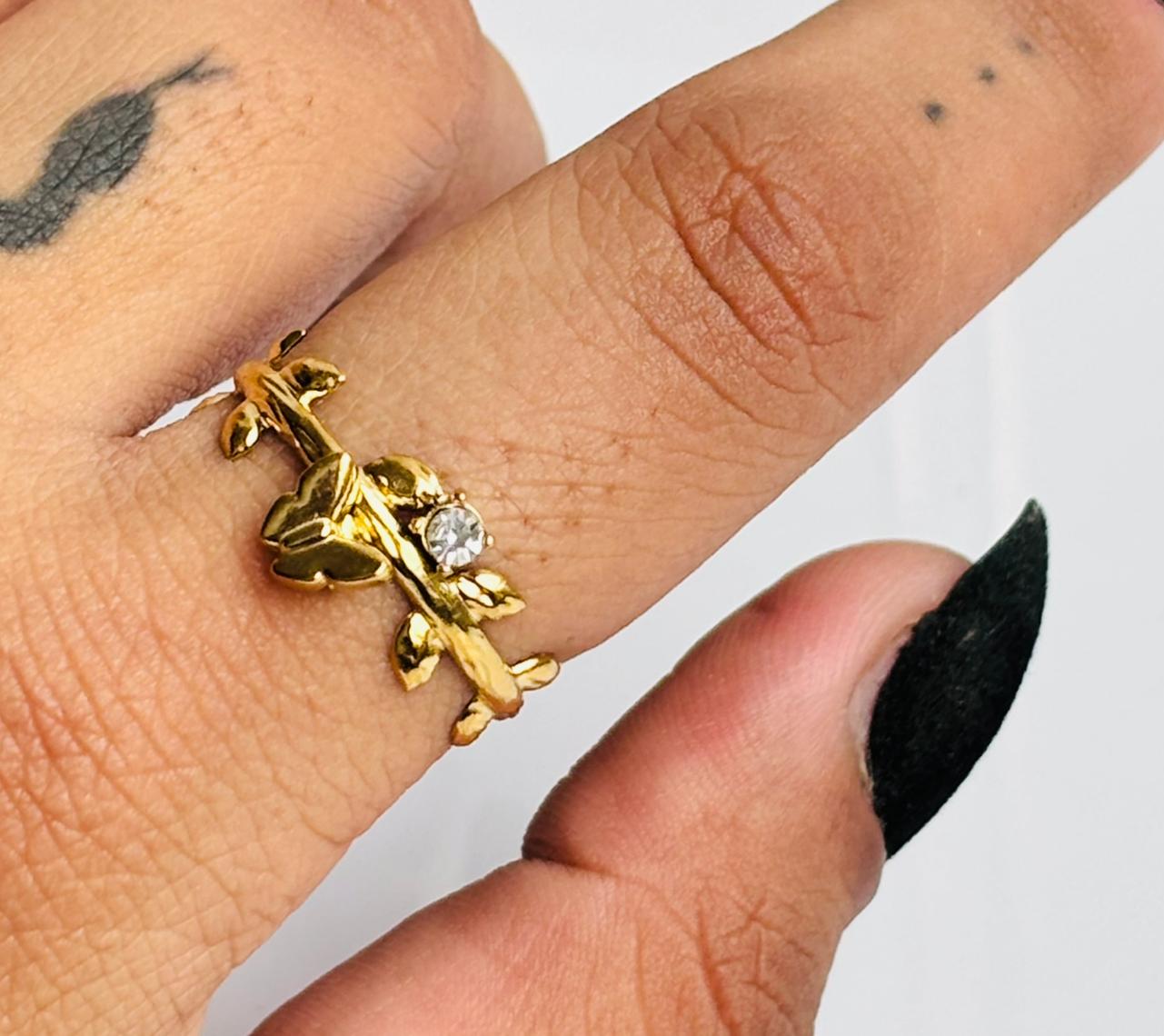Nysa 18K Ring •