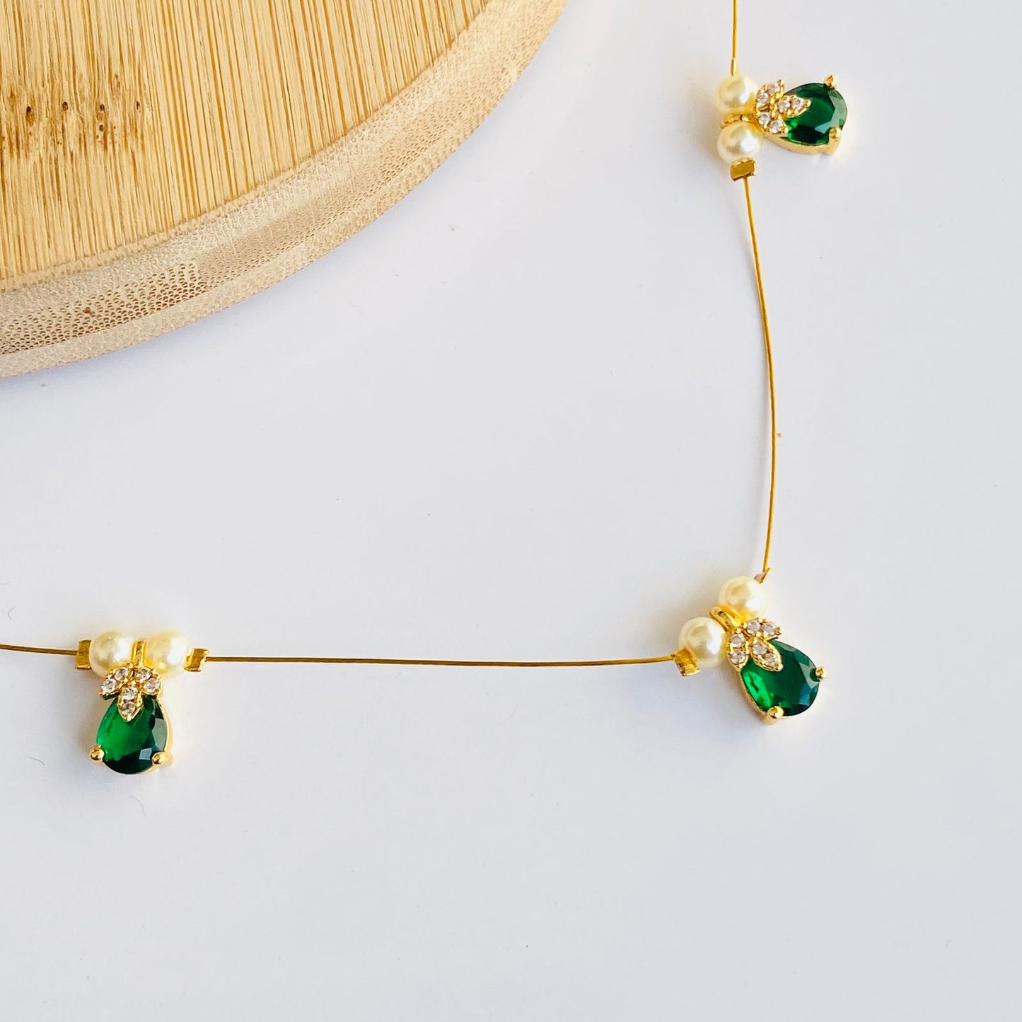 Emerald Abha Invisible Chain Choker Necklace