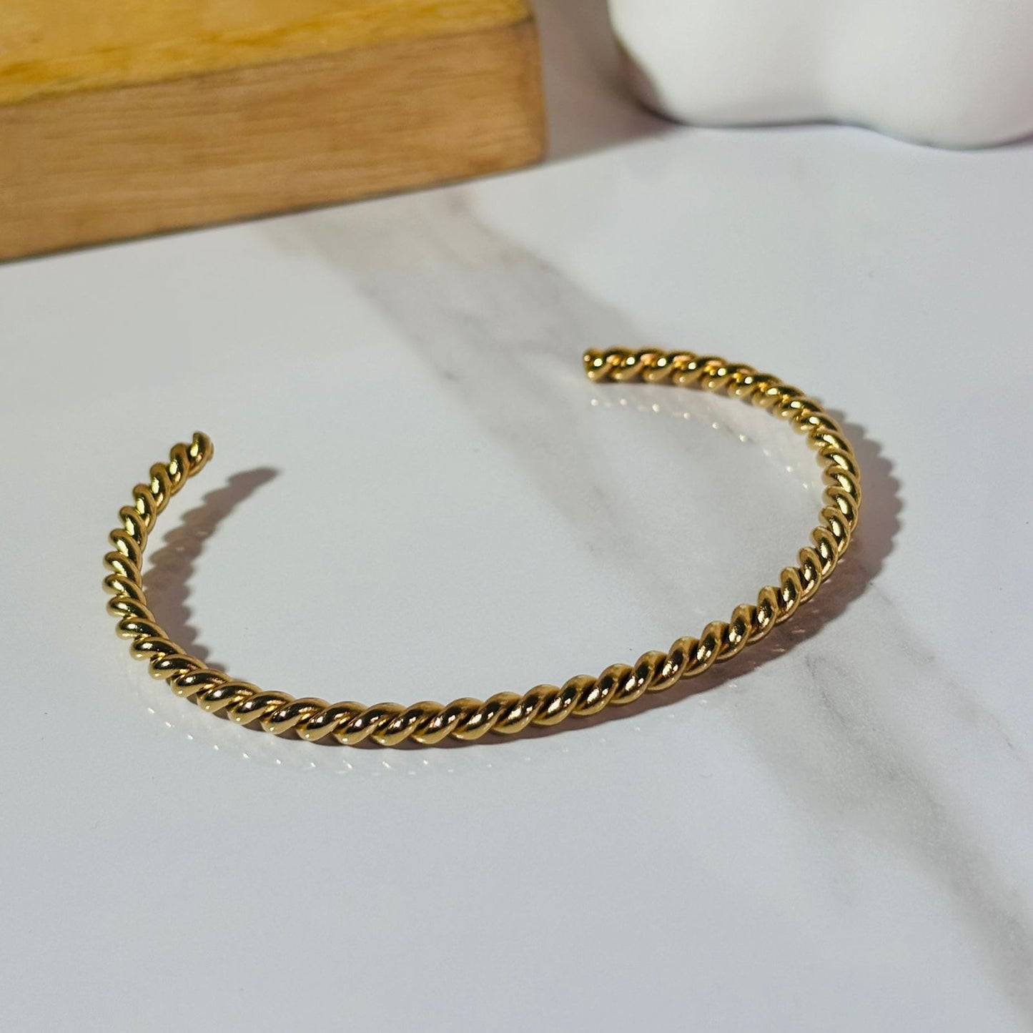 Twirl Adjustable Bracelet •