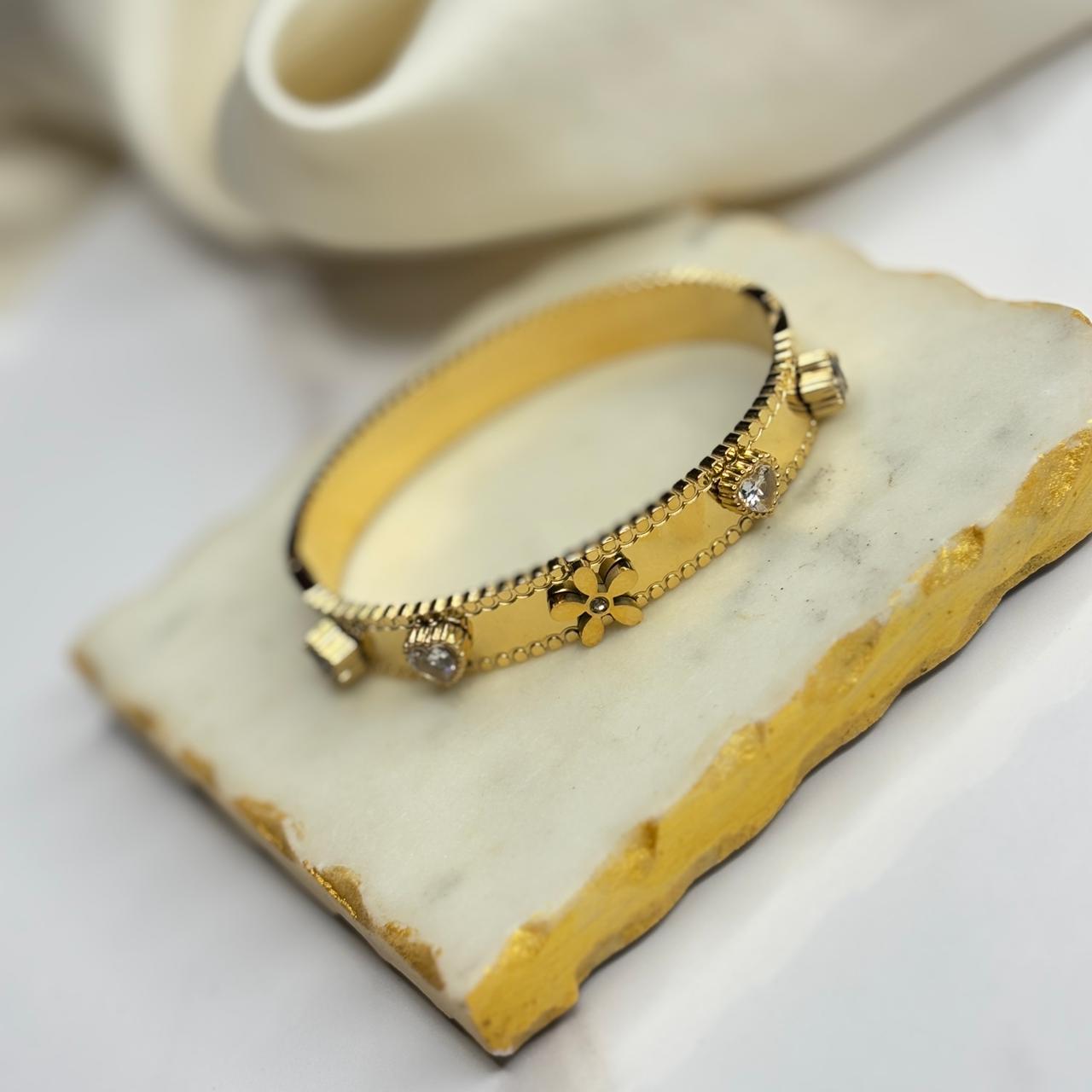 Flory Heart Bracelet
