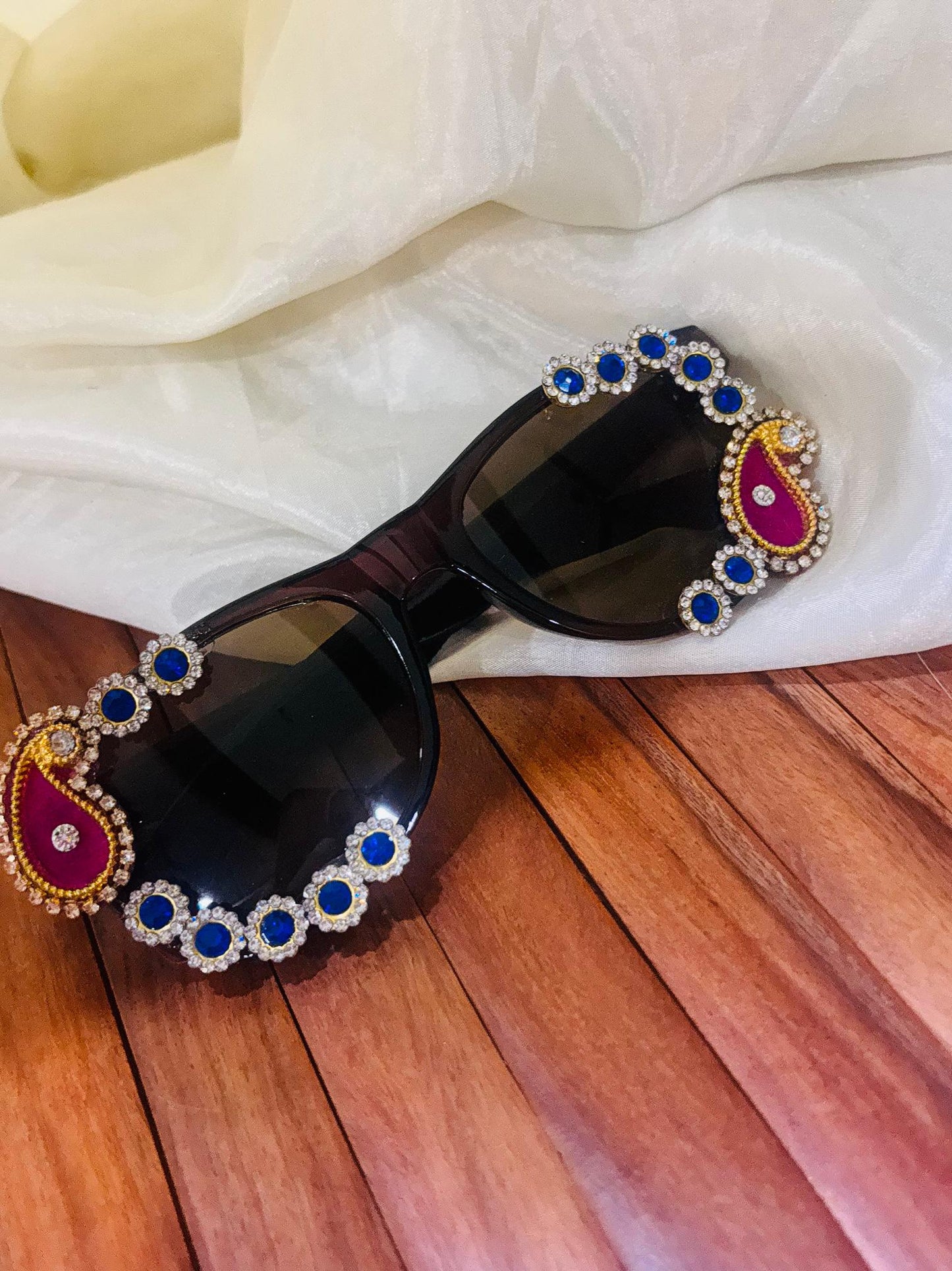 Kairi Quirky Sunglasses