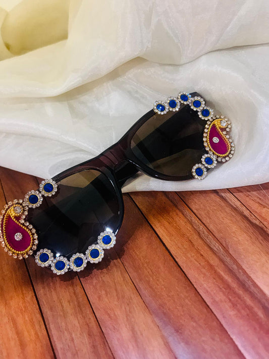 Kairi Quirky Sunglasses