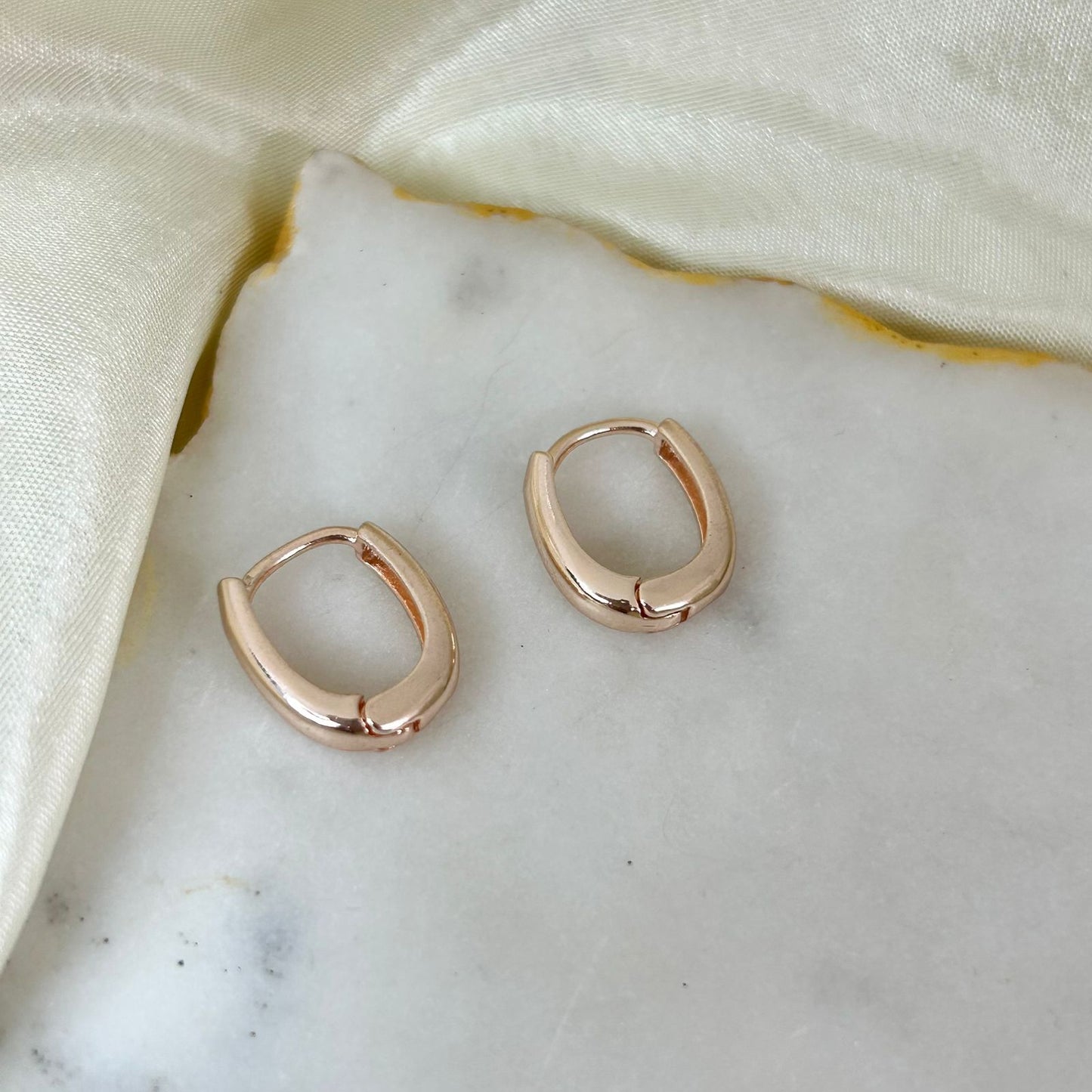 Soft Curve Hoops (Micro) (B2G3)