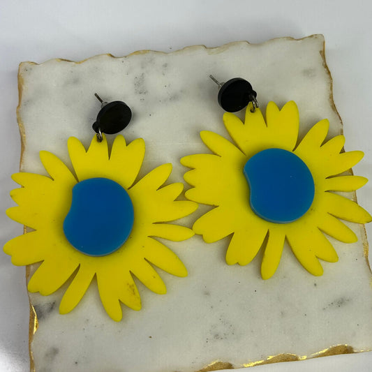 Petal Daze Earrings (Yellow)