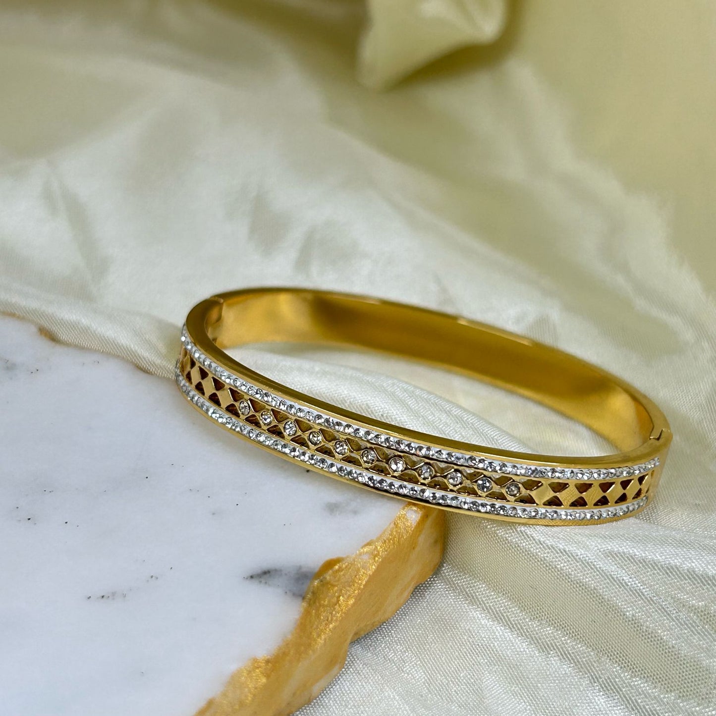 Nova Bracelet ( Small - 2.2-2.4)