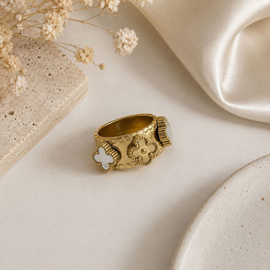 Luxe Clover 18K Band Ring ( White )