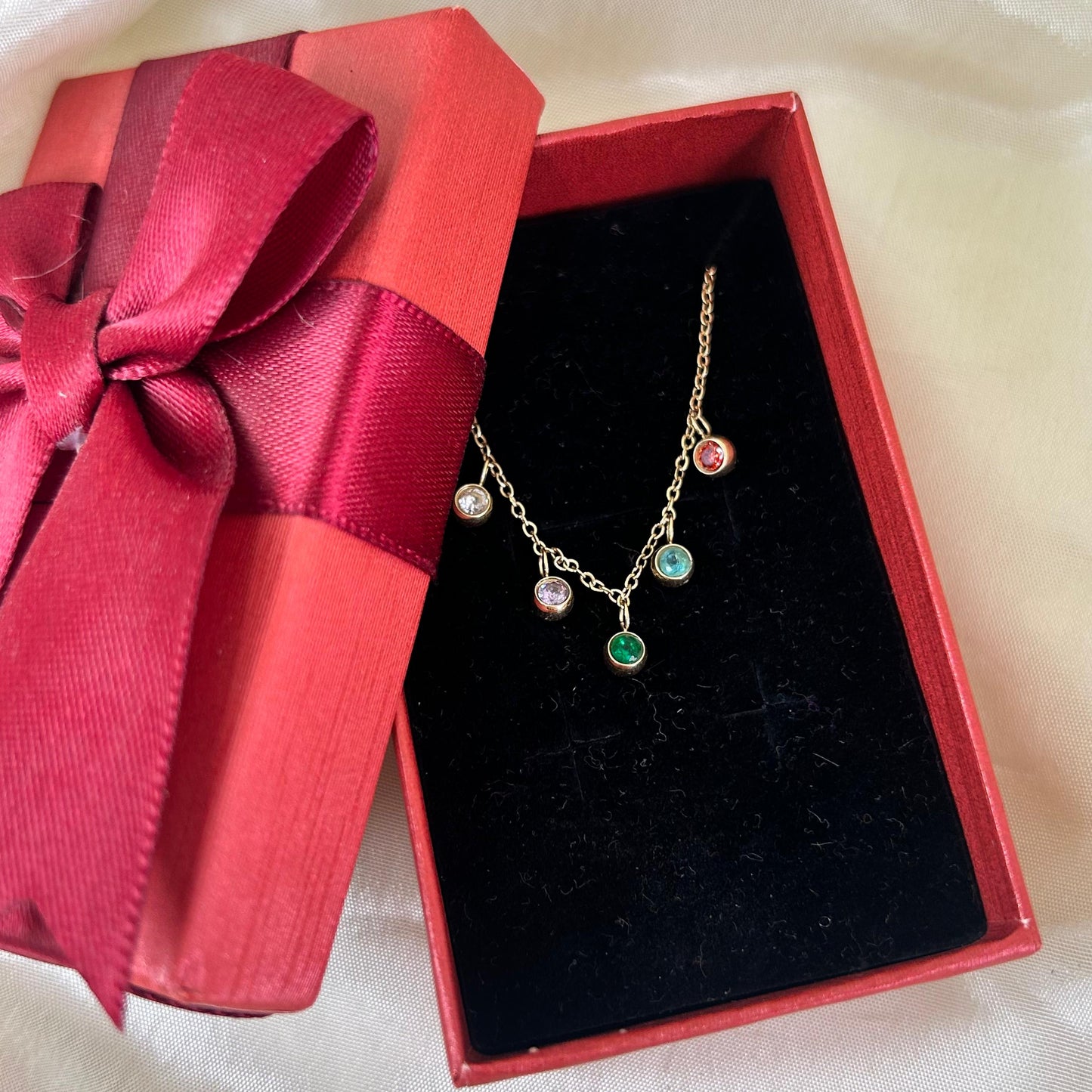 Amyra Multi Solitaire Necklace