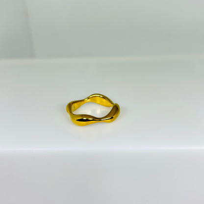 Kristina Wave 18K Ring