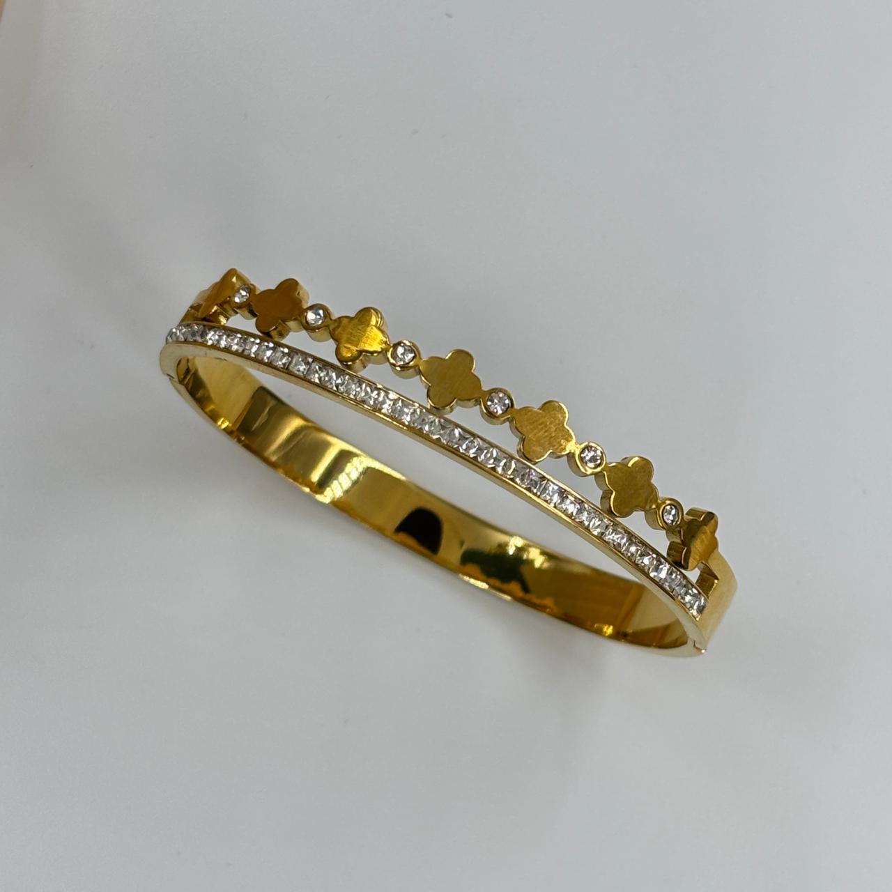 Vintage Clover Bracelet