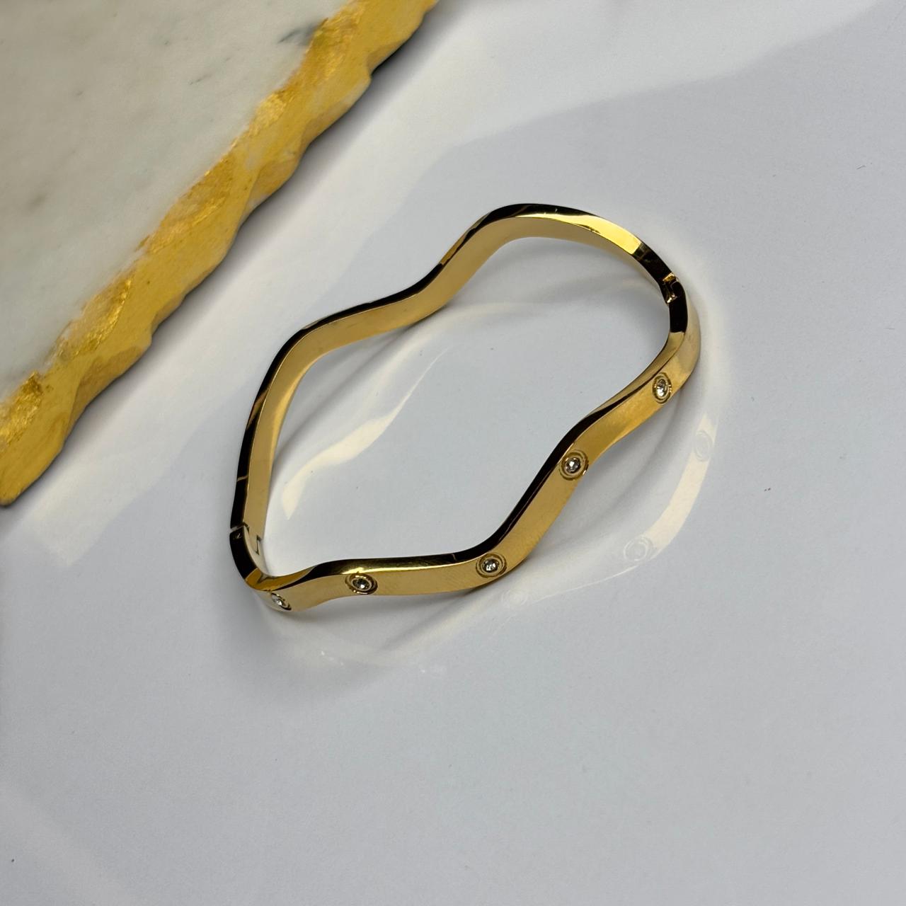 Wavy Love Bracelet