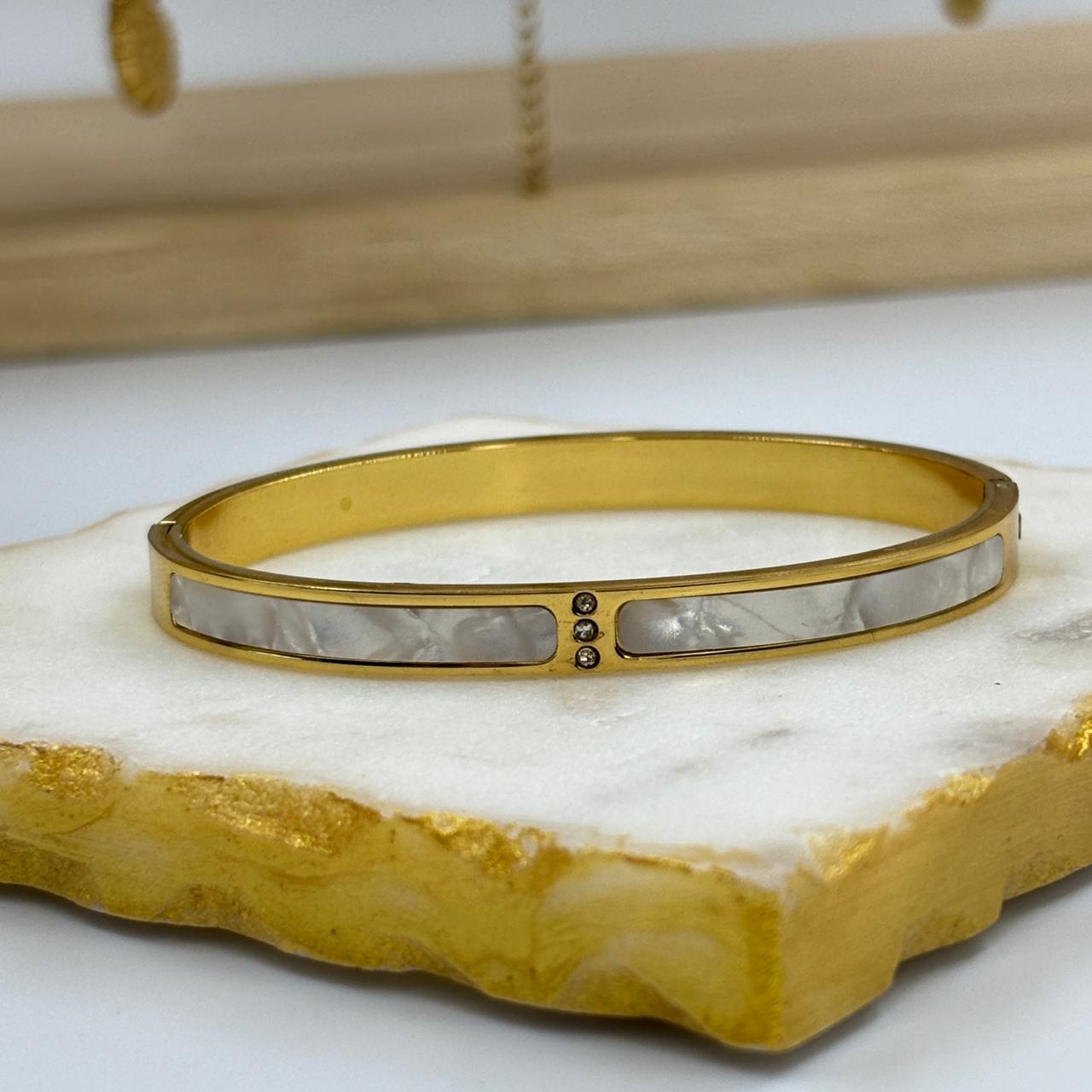 Ivory Glow Bracelet