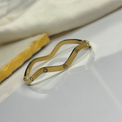 Wavy Love Bracelet