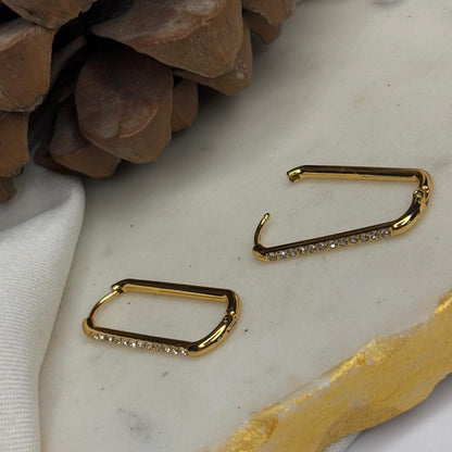 Sleek oval Hoops