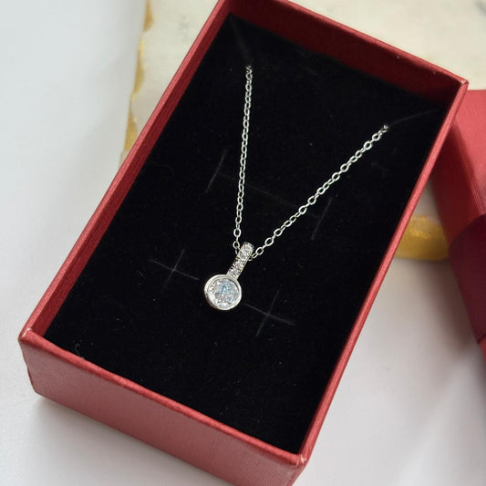 Dainty Solitaire Necklace ( Silver)
