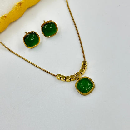 Emerald Elegance Jewellery Set