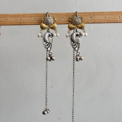 Ranisa Chain Hanging Earrings