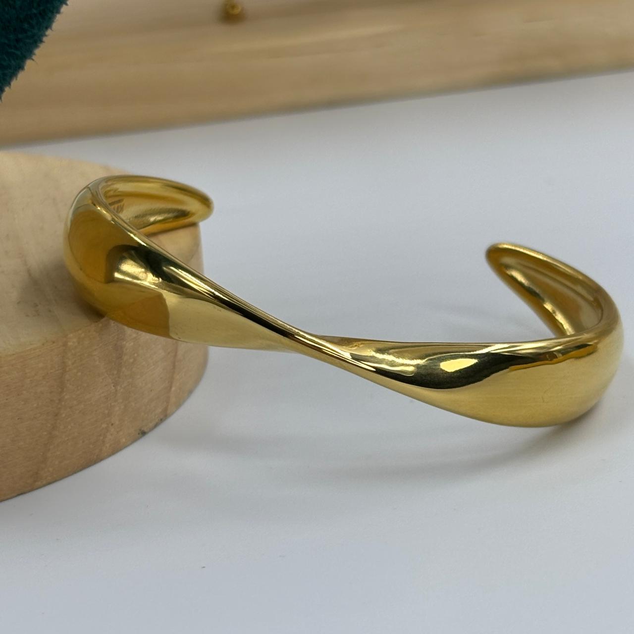 Classic Twist Bracelet