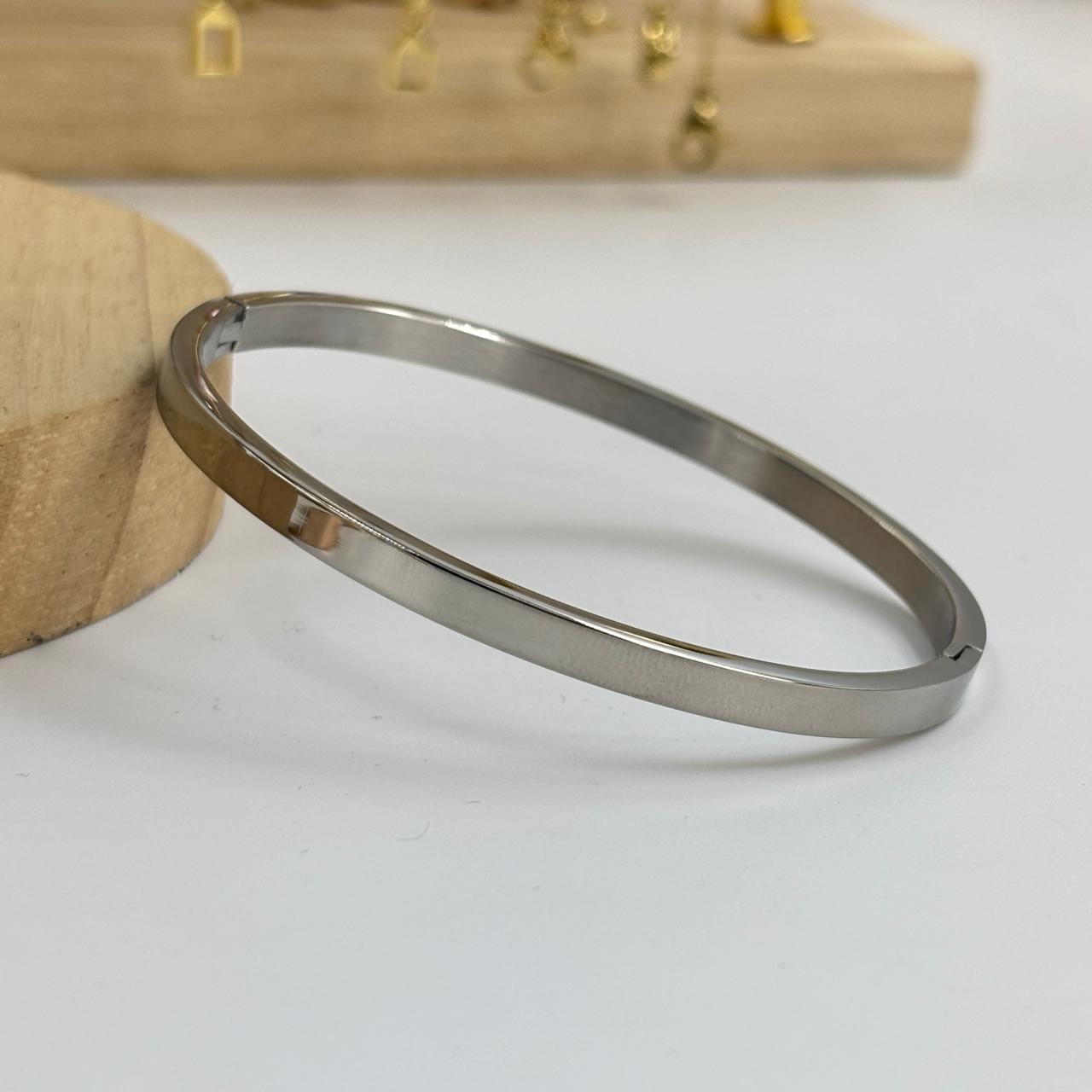 Glossy Plain Bracelet