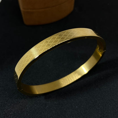 Clark 18K Cuff Bracelet