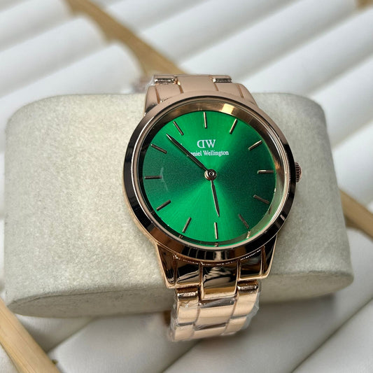 DW 28 mm Round Chain Watch 04