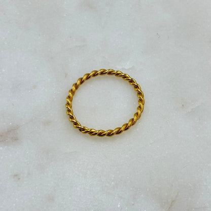 Twirled Minimal Ring