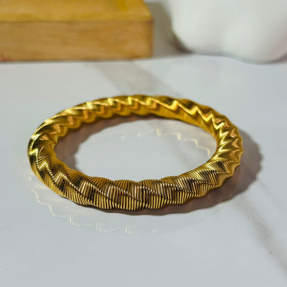 Spiral Luxe Stretchable 18K Bracelet