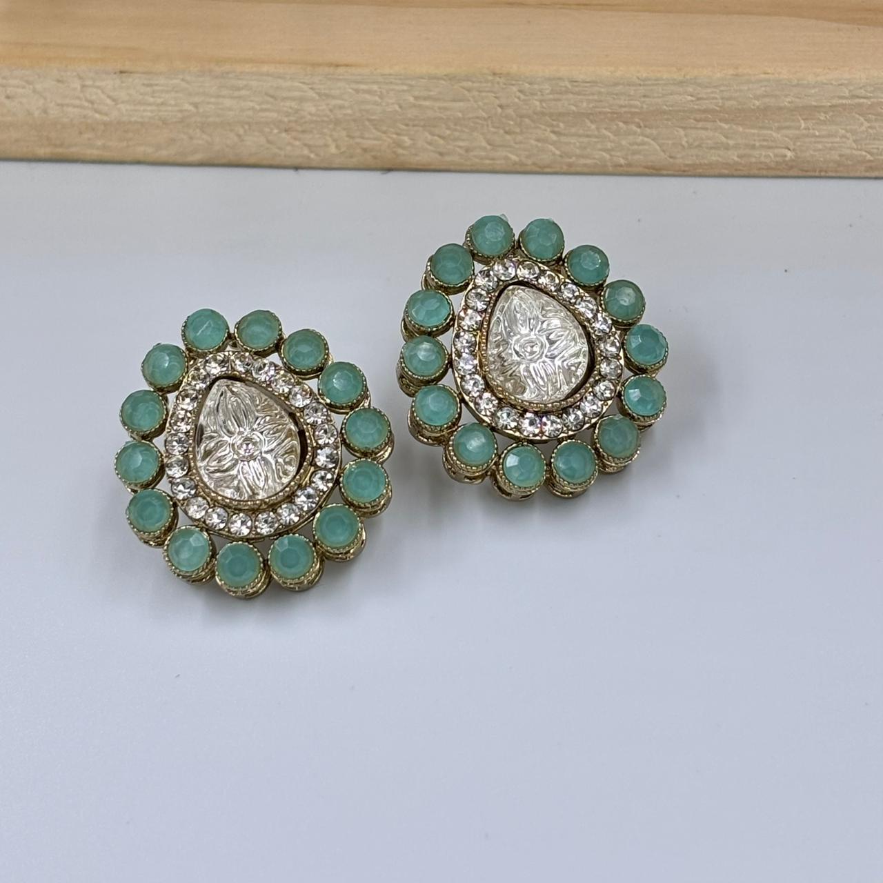 Noor Moisanite Stud Earrings ( Mint)