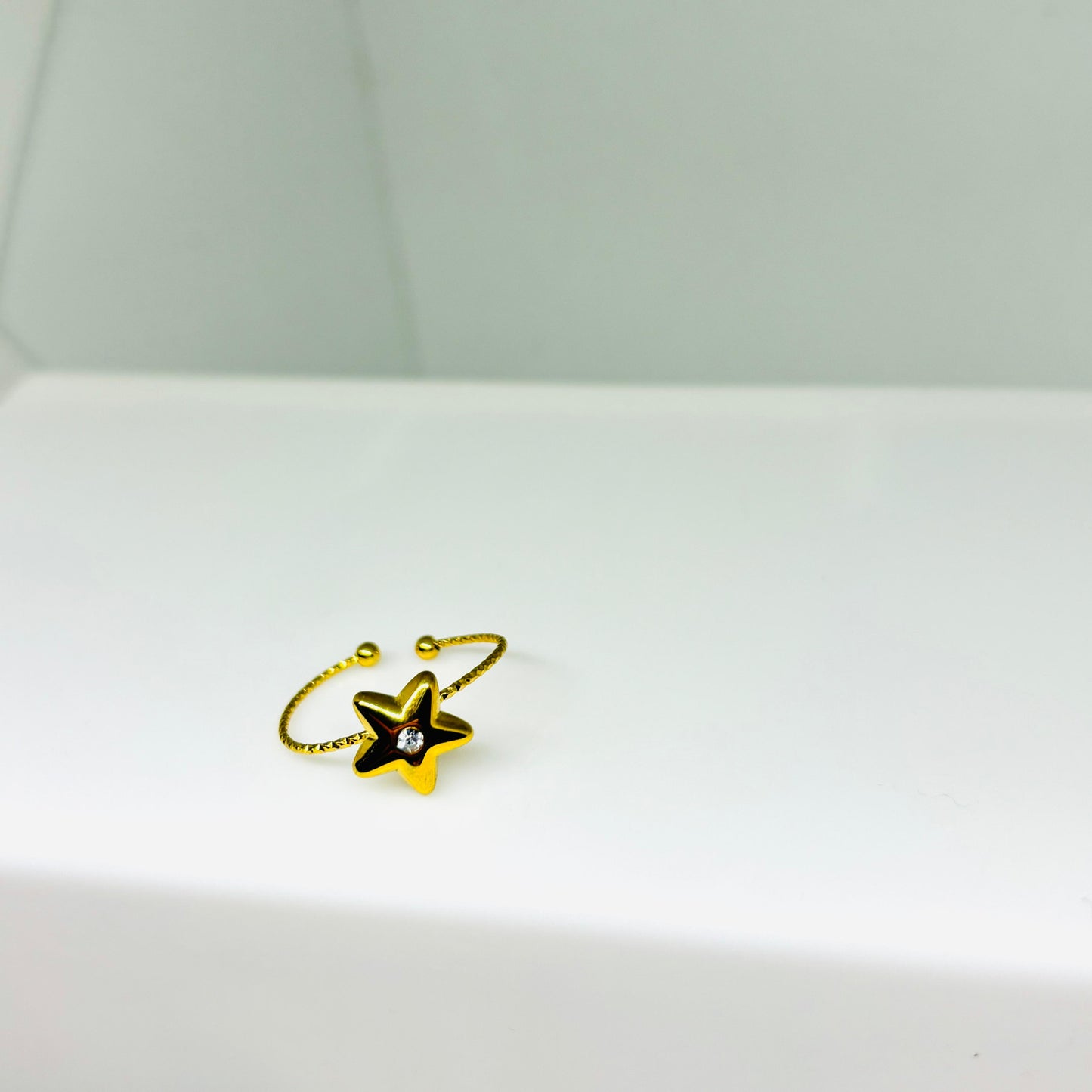 Star 18K Ring