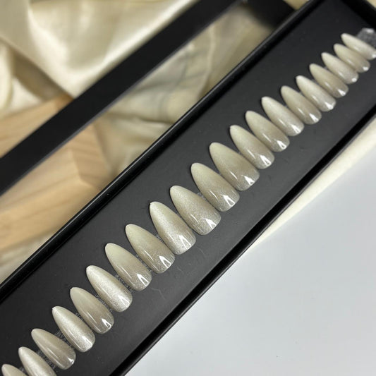 Ombré Cat Eye Nails 04