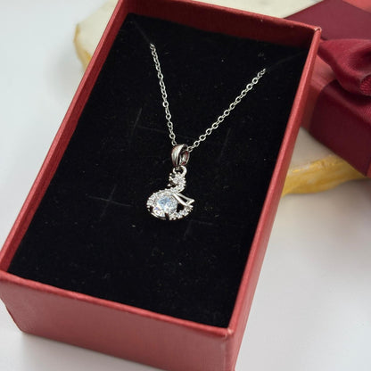 Dainty Swaroski Necklace ( Silver)