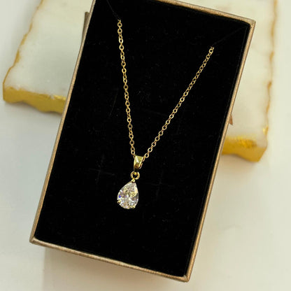 Dainty Drop Necklace ( Gold )