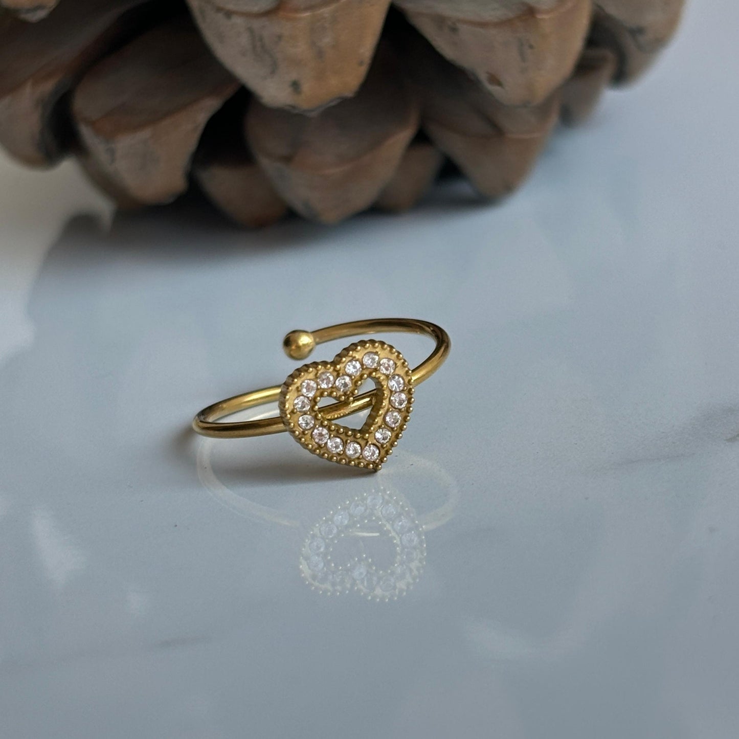 White Heart Ring •