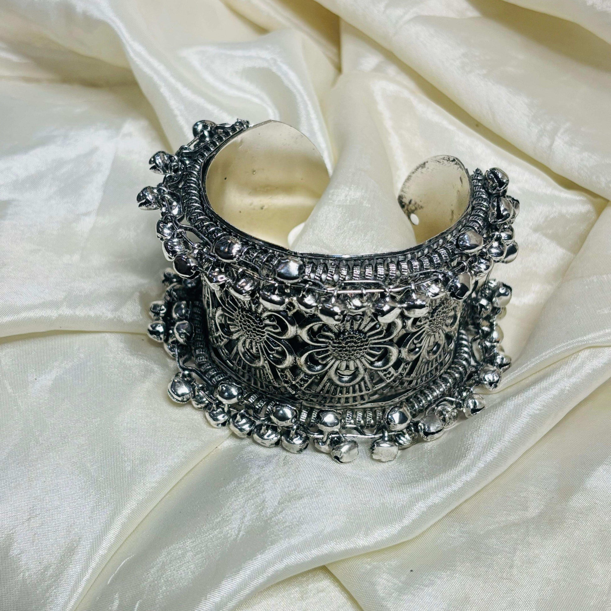 Gul Adjustable Oxidise Bracelets