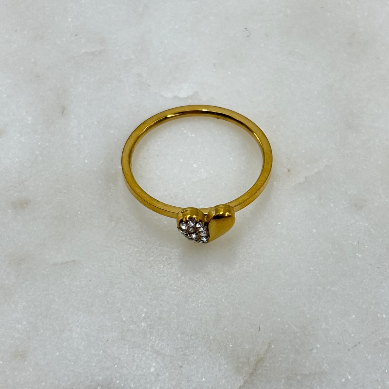 Amora Minimal Ring